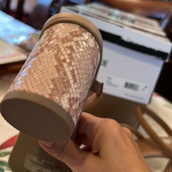 DV BY DOLCE VITA Women’s Mona Faux Python Block Heel Sandals Nude&white … - Picture 17 of 17